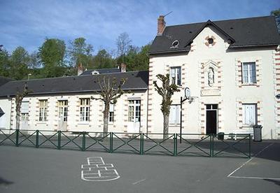 ECOLE SAINTE GENEVIEVE  Ensemble scolaire St Jean XXIII 37230 Luynes